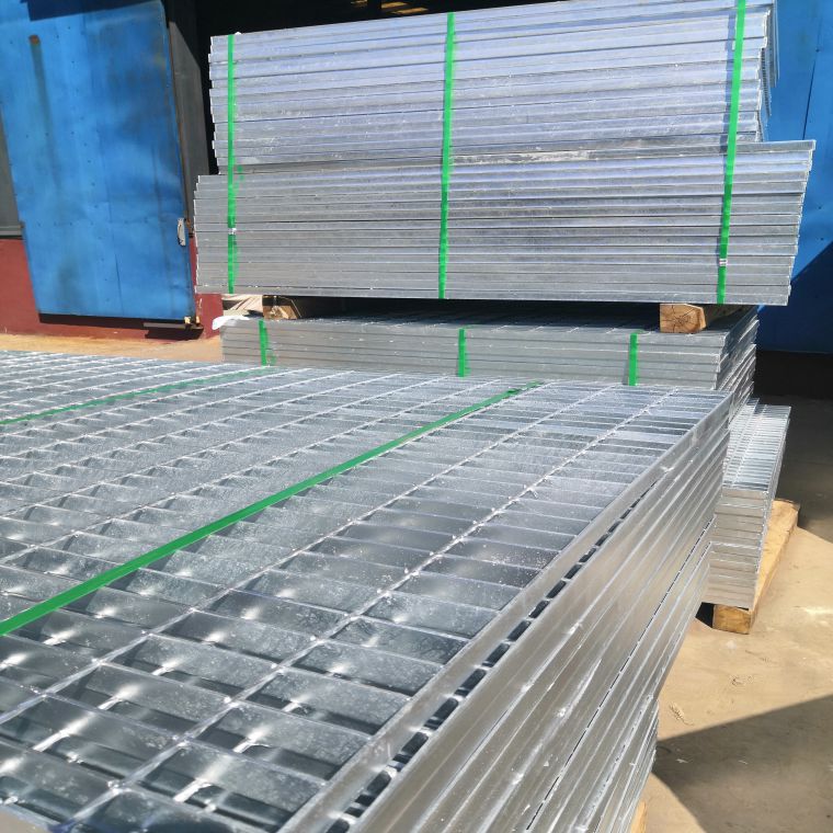 鋼格板批發(fā)采購(gòu)合同風(fēng)險(xiǎn)防范